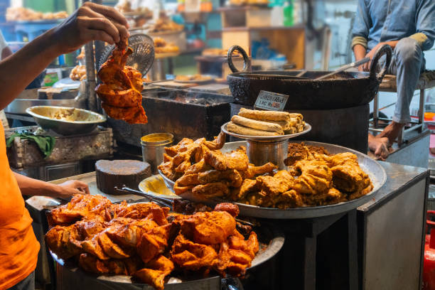 Street Food vs Restaurant Food